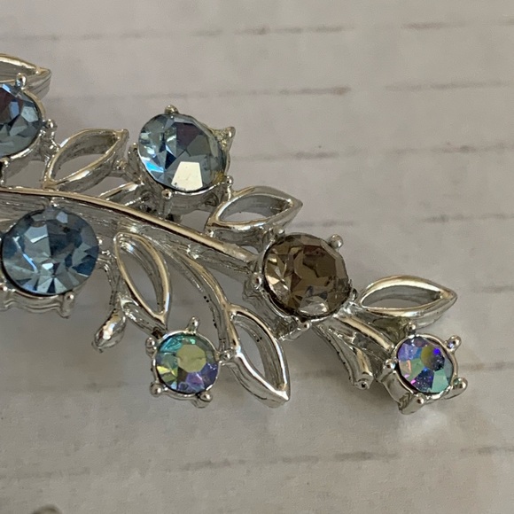 Vintage Signed CORO Aurora Borealis Blue Rhinestone Brooch and Earrings Set - Picture 3 of 13